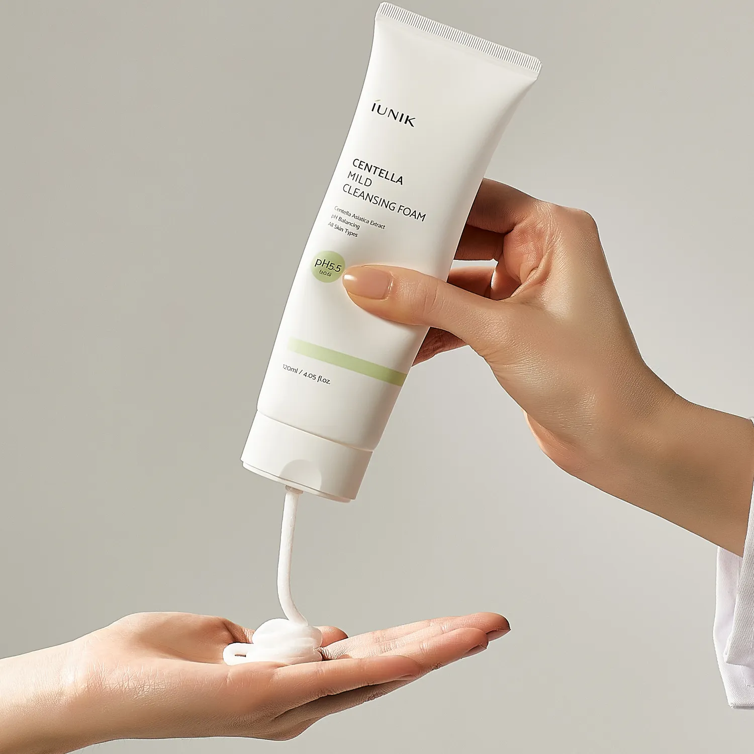 IUNIK Centella Mild Cleansing Foam renseskum 150 ml salisylsyre