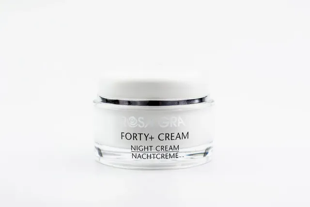 Rosa Graf Forty+ nattkrem for moden hud