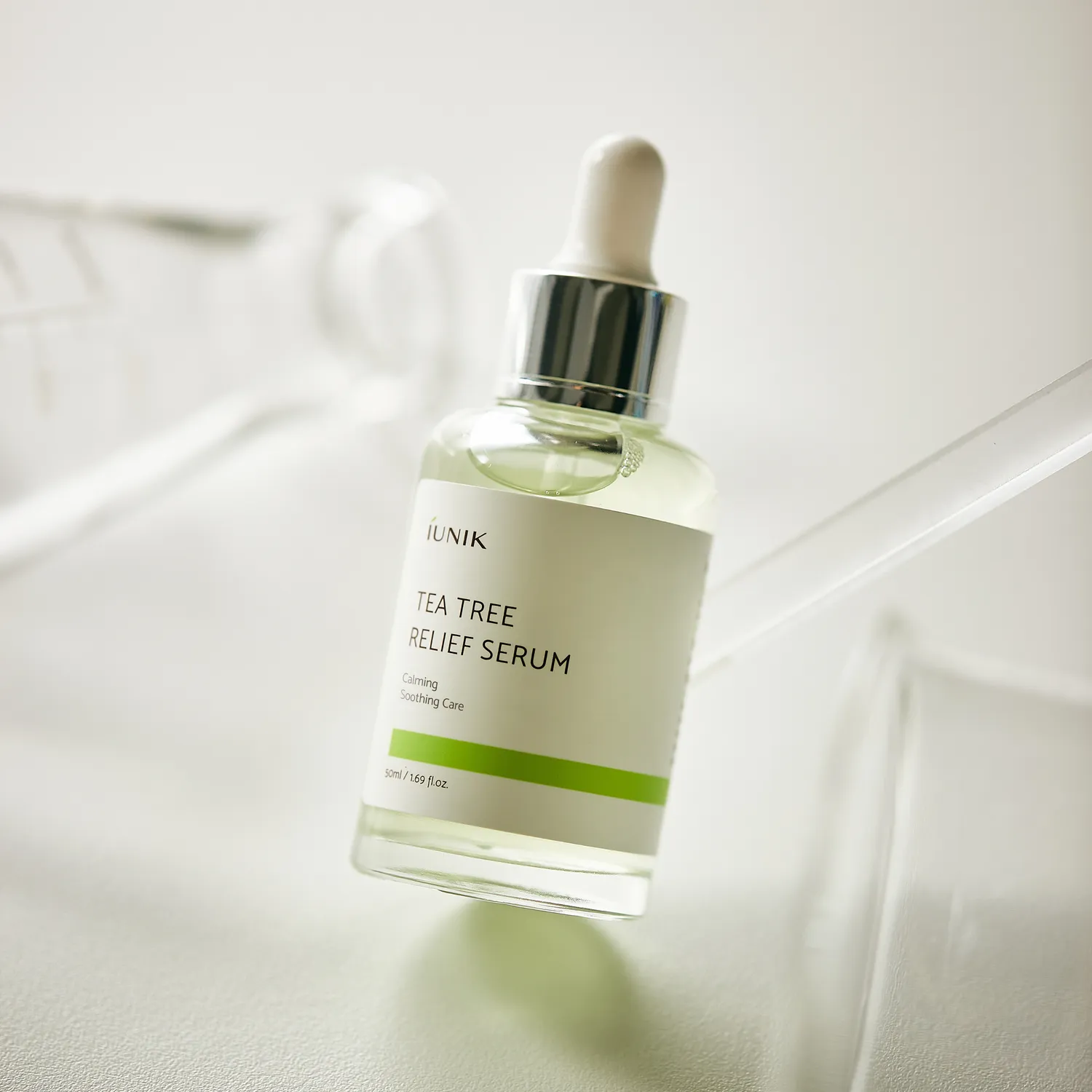 IUNIK Tea Tree Relief Serum serum mot kviser