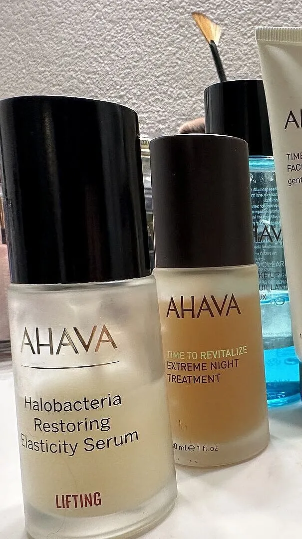 ahava Dare To Glow hudpleiesett for oppstramming